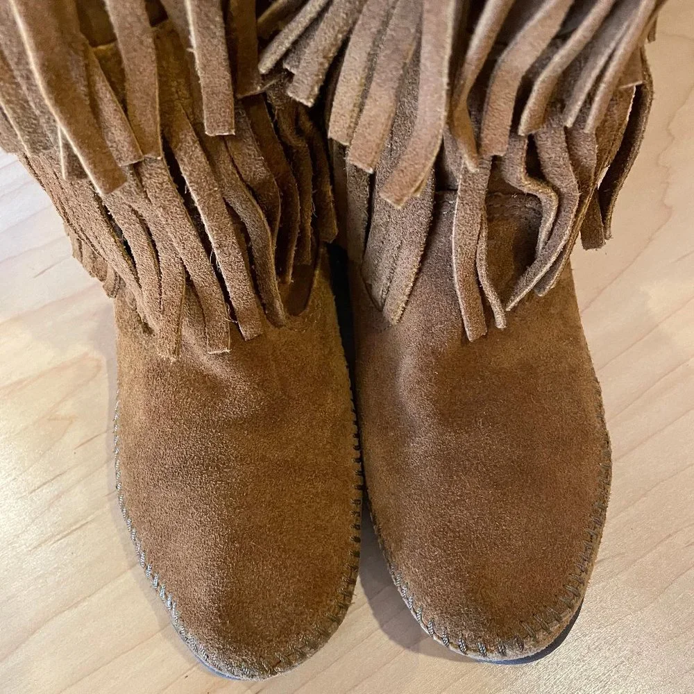 MINNETONKA 3 Layer Fringe Boot - Picture 5 of 6